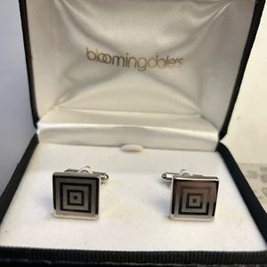 VINTAGE NIB BLOOMINGDALES MEN SILVER SQUARE CUFFS FORMAL CUFFLINKS